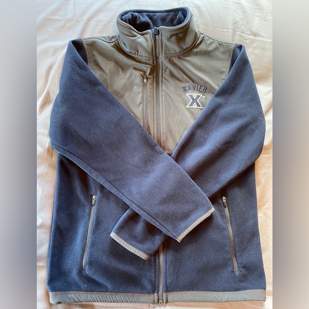 #273 Xavier Musketeers full zip up front fleece. Great condition!!! Represent!!!
